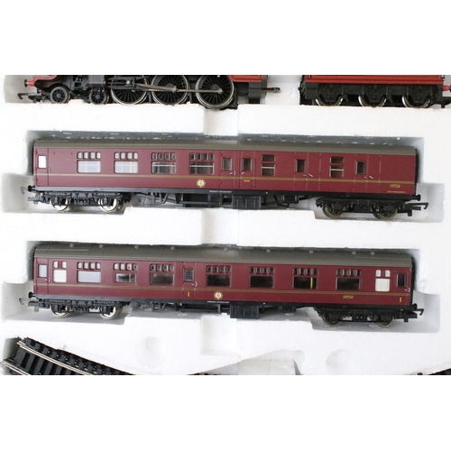 72 - Hornby Harry Potter Hogwarts Express train set, appears complete but without outer box plus a boxed ... 