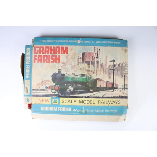 74 - Quantity of model railway to include a boxed N gauge Graham Farish GWR Green Loco Goods Set NGS2 (ne... 