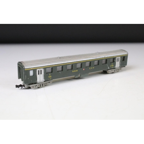 74 - Quantity of model railway to include a boxed N gauge Graham Farish GWR Green Loco Goods Set NGS2 (ne... 