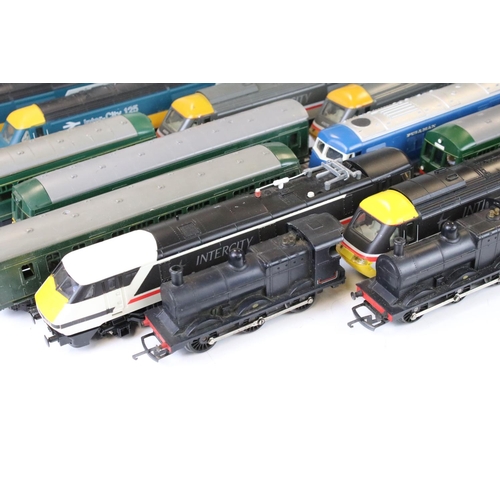 100 - 17 OO gauge locomotives & railcars to include 9 x Hornby InterCity examples