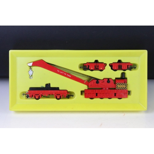 101 - Six boxed Triang & Hornby OO gauge accessories to include R739 Breakdown Crane Set 75 Ton, 2 x R23 O... 