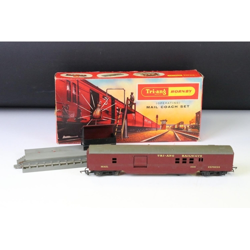 101 - Six boxed Triang & Hornby OO gauge accessories to include R739 Breakdown Crane Set 75 Ton, 2 x R23 O... 