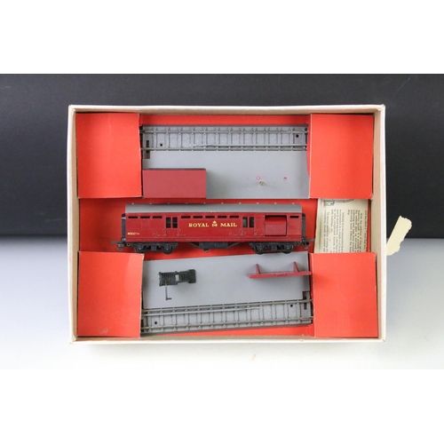 101 - Six boxed Triang & Hornby OO gauge accessories to include R739 Breakdown Crane Set 75 Ton, 2 x R23 O... 