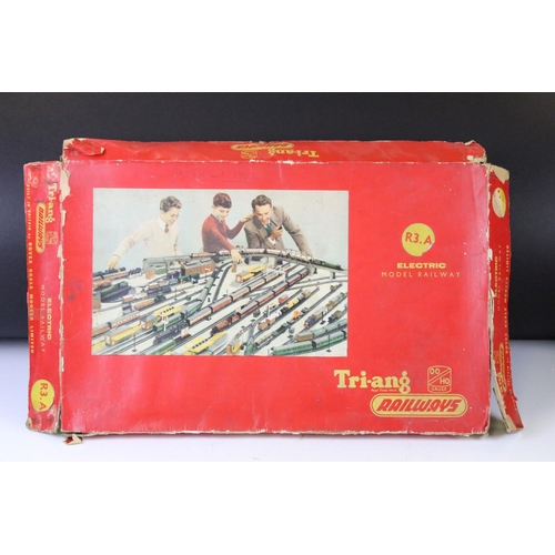 104 - Six boxed Triang / Hornby OO gauge items to include R3A train set with Princess Victoria locomotive ... 