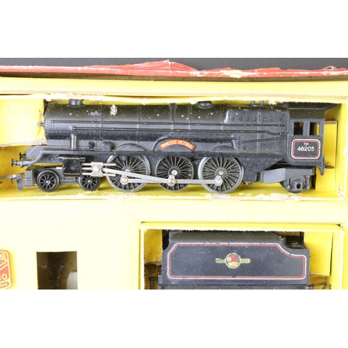 104 - Six boxed Triang / Hornby OO gauge items to include R3A train set with Princess Victoria locomotive ... 