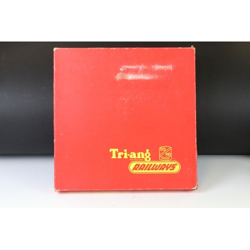 104 - Six boxed Triang / Hornby OO gauge items to include R3A train set with Princess Victoria locomotive ... 