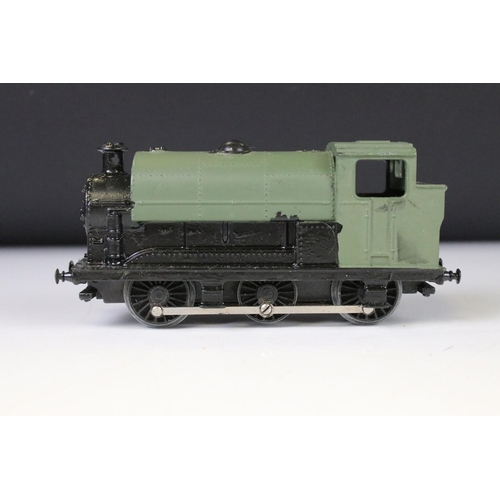 82 - 16 OO gauge locomotives to include Hornby Queen Elizabeth II in maroon livery, Hornby Monty LMS in b... 