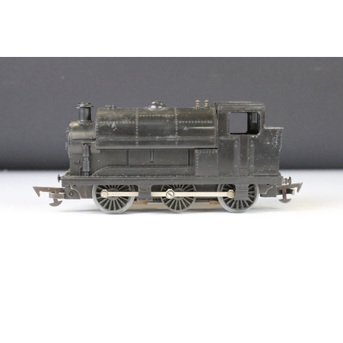 82 - 16 OO gauge locomotives to include Hornby Queen Elizabeth II in maroon livery, Hornby Monty LMS in b... 