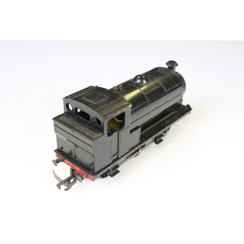 82 - 16 OO gauge locomotives to include Hornby Queen Elizabeth II in maroon livery, Hornby Monty LMS in b... 