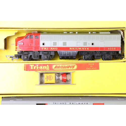 85 - Quantity of OO gauge model railway to include boxed Triang RS13 train set (appears complete with out... 