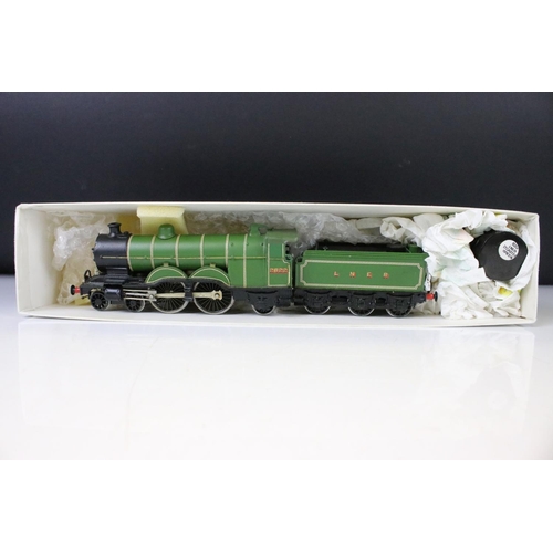 86 - Two boxed OO gauge kit built cast model to include 4-4-2 LNER 2822 and 2-6-2 4771 LNER with tender, ... 