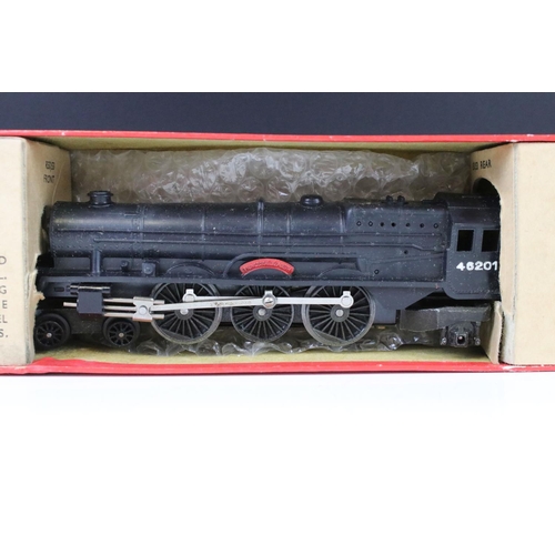 87 - Seven boxed OO gauge locomotives to include 4 x Triang (R50 4-6-2 Princess Elizabeth, R357 AIA-AIA D... 