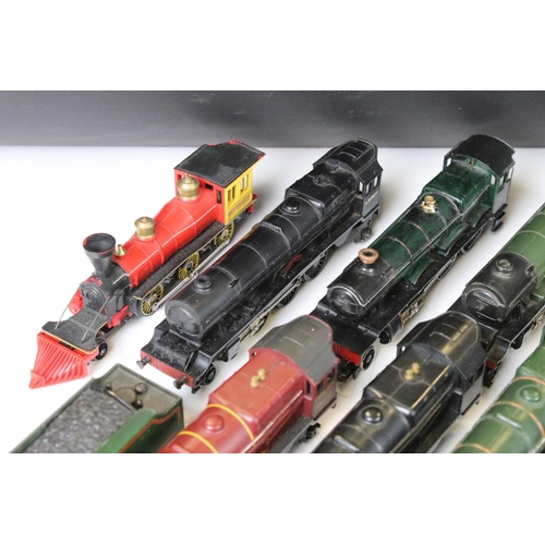 89 - 13 OO gauge locomotives to include Triang Davy Crockett, 4 x Princess Elizabeth in green livery, 4 x... 