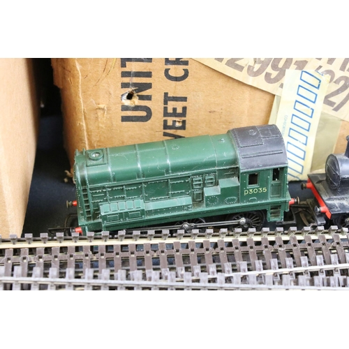 90 - Quantity of OO gauge model railway to include 6 x boxed items of rolling stock (3 x Lima, 2 x Airfix... 