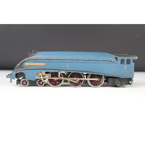 93 - Three Hornby Dublo locomotives to include Sir Nigel Gresley, Mallard and BR 80151 2-6-4 in black liv... 