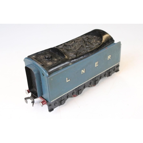 93 - Three Hornby Dublo locomotives to include Sir Nigel Gresley, Mallard and BR 80151 2-6-4 in black liv... 