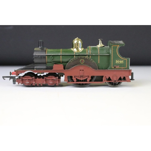 96 - 15 OO gauge locomotives to include 2 x Triang Lord of the Isles in green livery, Hornby Carlisle in ... 