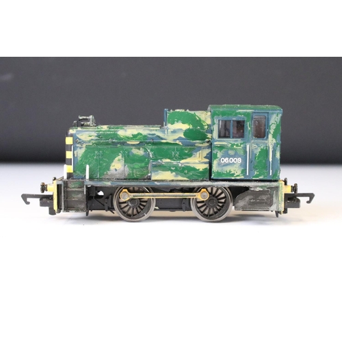 96 - 15 OO gauge locomotives to include 2 x Triang Lord of the Isles in green livery, Hornby Carlisle in ... 