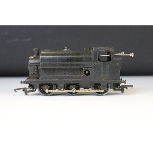 96 - 15 OO gauge locomotives to include 2 x Triang Lord of the Isles in green livery, Hornby Carlisle in ... 