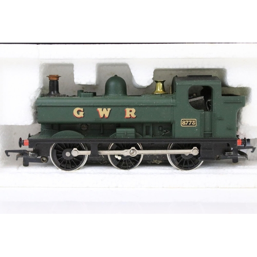 97 - Boxed and incomplete Triang OO gauge RS50 The Defender train set containing 3 x items of rolling sto... 