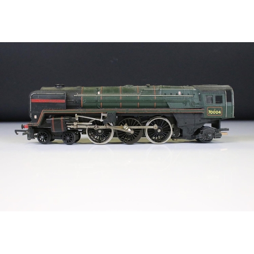 106 - Nine OO gauge locomotives to include Hornby Wilton, Hornby Wilton, Hornby Spitfire, Hornby Albert Ha... 