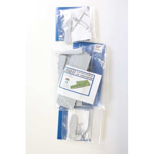 107 - 39 bagged/carded & unopened OO gauge accessories to include 30 x Hornby, 9 x Kitmaster Point Motors,... 