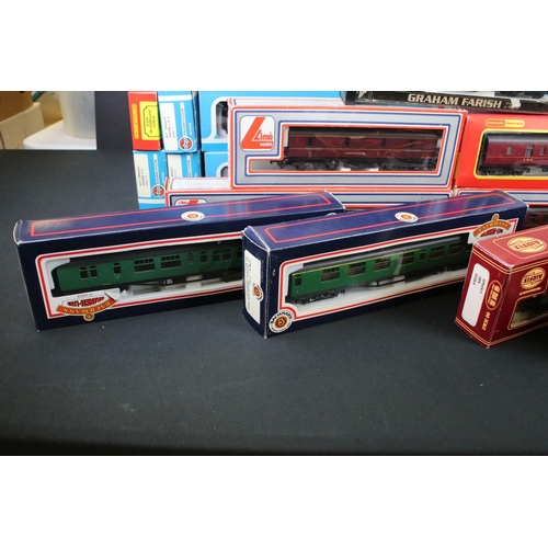 118 - 25 Boxed OO gauge items of rolling stock to include 15 x Airfix, 3 x Hornby, 2 x Bachmann, 2 x Graha... 