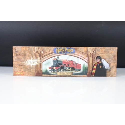 143 - Boxed Hornby R2301 Harry Potter Hogwarts Castle Locomotive, complete and excellent with outer trade ... 