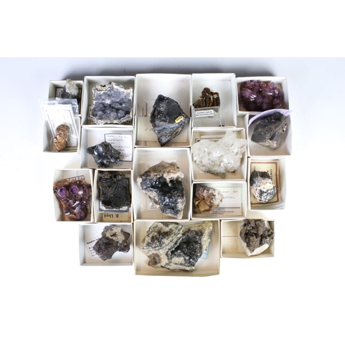 303 - A large collection of mineral specimens to include Quartz, Calcite, Smoky Quartz, Amethyst, Fluorite... 