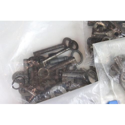 344 - A large collection of vintage keys of various styles and sizes.