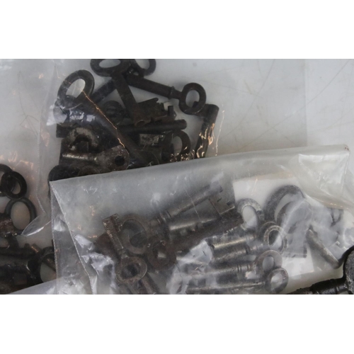 344 - A large collection of vintage keys of various styles and sizes.