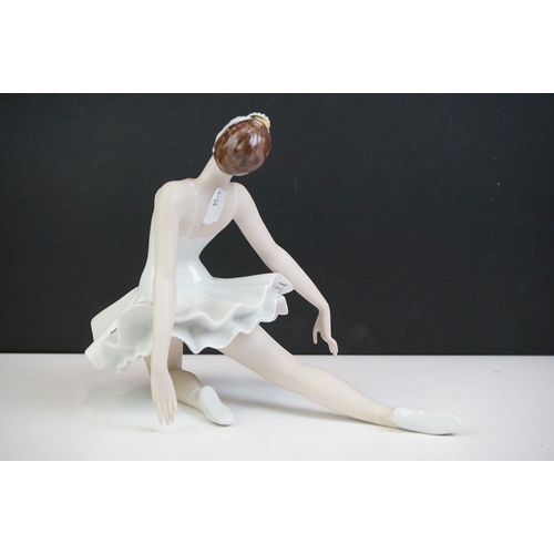 Royal Dux figure of a kneeling ballerina, no. 22215, 19cm high