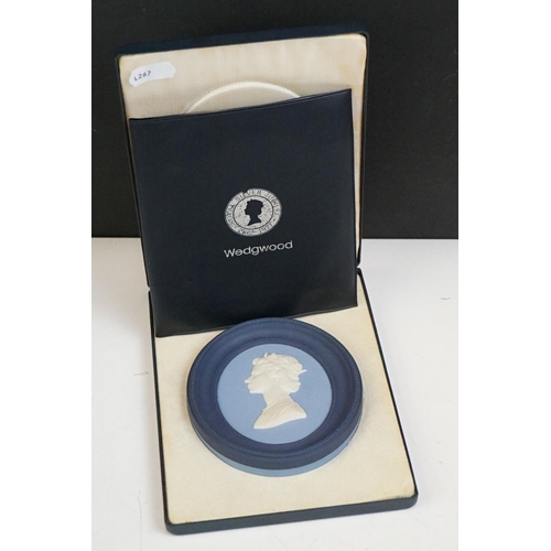 38 - Two Cased Wedgwood 'The Queen's Silver Jubilee' Jasper Portrait Limited Edition Medallions to includ... 