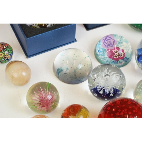 57 - Collection of 24 glass paperweights featuring a boxed QEII Diamond Jubilee paperweight, Alum Bay, mi... 