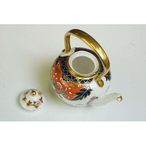 59 - Royal Crown Derby Imari miniature kettle & cover (8.5cm high), together a group Royal Crown Derby 'D... 