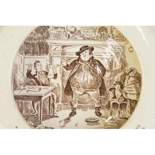 61 - Advertising - 1930's Ashtead Pottery Guinness Ashtray with Central Illustration of Sam Weller, 11cm ... 