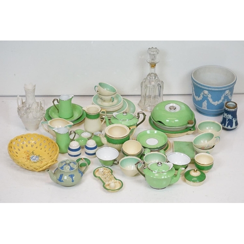 96 - Mixed ceramics - A Susie Cooper tea set (6 teacups, 6 saucers, 6 tea plates, milk jug, sugar bowl & ... 