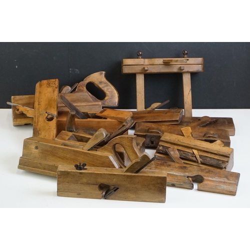 Lot 438       