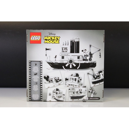 232 - Lego - Boxed Ideas #025 Disney Mickey Mouse 21317 Steamboat Willie set, sealed and excellent