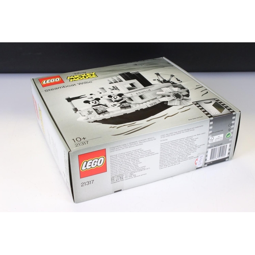 232 - Lego - Boxed Ideas #025 Disney Mickey Mouse 21317 Steamboat Willie set, sealed and excellent