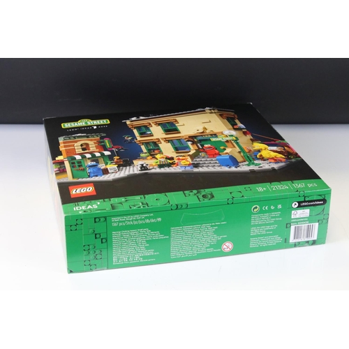 240 - Lego - Boxed Ideas #032 21324 Sesame Street set, sealed & excellent