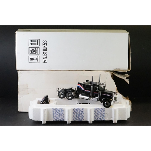 1185 - Boxed Franklin Mint 1:32 diecast model Peterbilt Model 379 & 1:32nd scale The Ultimate Big Rig Trail... 