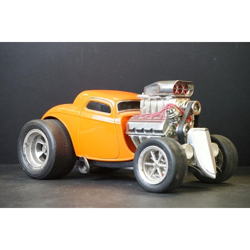 1188 - 11 1/18 scale diecast models featuring Autoart, Burago, Kyosho, Road Signature, Funline, Carousel & ... 