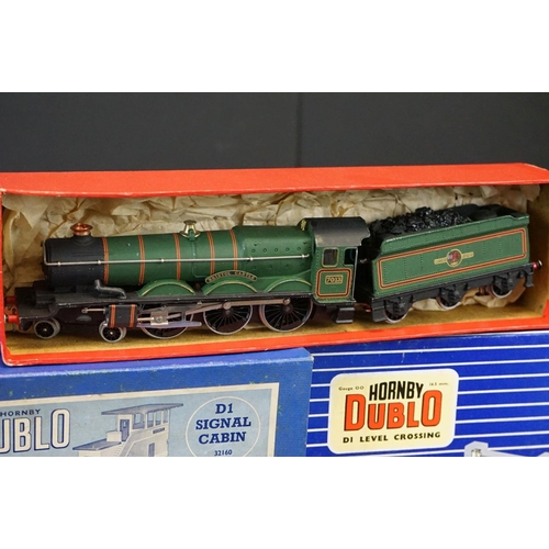 174 - Quantity of Hornby Dublo model railway to include Bristol Castle Class 4-6-0 locomotive, boxed rolli... 