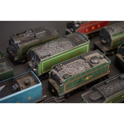 184 - 16 OO gauge tender to include mainly Triang & Hornby examples, condition varies