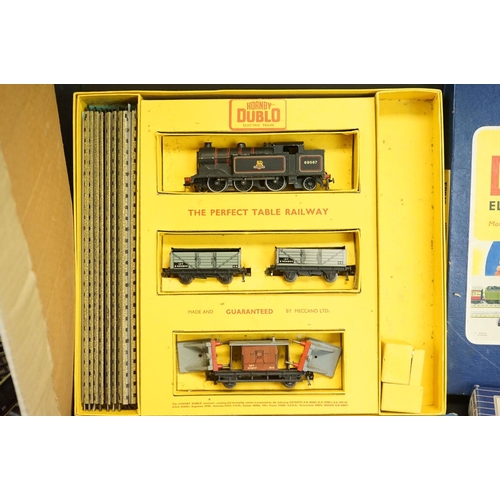 185 - Quantity of Hornby Dublo model railway to include boxed EDG16 0-6-2 Tank Goods Set, various boxed & ... 