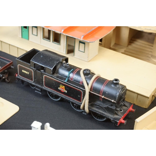 193 - Quantity of Hornby Dublo model railway to include boxed set containing Duchess of Montrose locomotiv... 