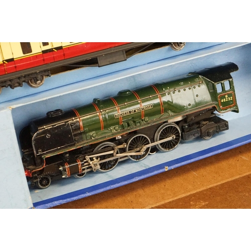 193 - Quantity of Hornby Dublo model railway to include boxed set containing Duchess of Montrose locomotiv... 