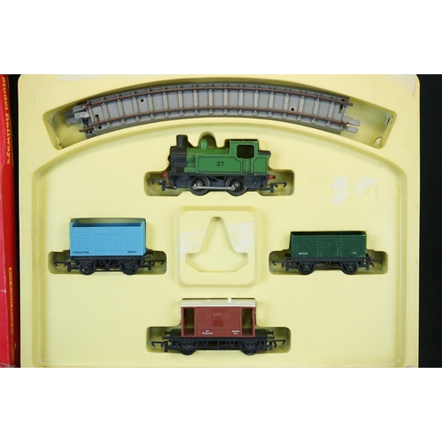 187 - Collection of Triang / Hornby OO gauge model railway to include 2 x locomotives, 15 x items of rolli... 