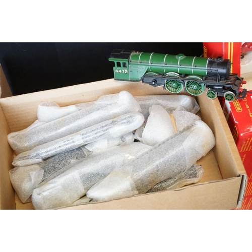 189 - Quantity of OO gauge model railway accessories to include 17 x boxed Hornby Standard Points, boxed &... 